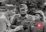 Standbild Geoffrey Keyes Italien, 1945, aus Sekunde 56 historischem Filmmaterial Videoclip 65675064097