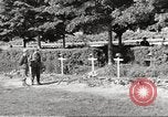 Standbild erfassten deutschen Soldaten Turin Italien, 1945, aus Sekunde 6 historischem Filmmaterial Videoclip 65675064099