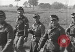Standbild erfassten deutschen Soldaten Turin Italien, 1945, aus Sekunde 50 historischem Filmmaterial Videoclip 65675064099