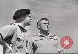 Standbild jugoslawischen und griechische Flüchtlinge Ägypten, 1945, aus Sekunde 27 historischem Filmmaterial Videoclip 65675064105