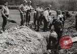 Image villageois allemand Allemagne, 1945, de la seconde 61 séquences d'archives historiques vidéo 65675064117