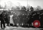 Standbild KZ Bergen-Belsen Deutschland, 1945, aus Sekunde 29 historischem Filmmaterial Videoclip 65675064129