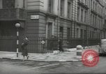 Standbild Arzt Chaineizmann London England Vereinigtes Königreich, 1944, aus Sekunde 13 historischem Filmmaterial Videoclip 65675064200