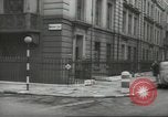 Standbild Arzt Chaineizmann London England Vereinigtes Königreich, 1944, aus Sekunde 15 historischem Filmmaterial Videoclip 65675064200
