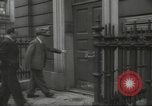 Standbild Arzt Chaineizmann London England Vereinigtes Königreich, 1944, aus Sekunde 23 historischem Filmmaterial Videoclip 65675064200