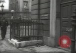 Standbild Arzt Chaineizmann London England Vereinigtes Königreich, 1944, aus Sekunde 27 historischem Filmmaterial Videoclip 65675064200