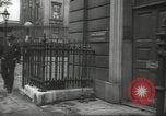 Standbild Arzt Chaineizmann London England Vereinigtes Königreich, 1944, aus Sekunde 28 historischem Filmmaterial Videoclip 65675064200