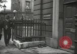 Standbild Arzt Chaineizmann London England Vereinigtes Königreich, 1944, aus Sekunde 29 historischem Filmmaterial Videoclip 65675064200