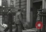 Standbild Arzt Chaineizmann London England Vereinigtes Königreich, 1944, aus Sekunde 32 historischem Filmmaterial Videoclip 65675064200