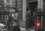 Standbild Arzt Chaineizmann London England Vereinigtes Königreich, 1944, aus Sekunde 36 historischem Filmmaterial Videoclip 65675064200