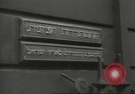 Standbild Arzt Chaineizmann London England Vereinigtes Königreich, 1944, aus Sekunde 42 historischem Filmmaterial Videoclip 65675064200