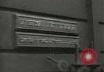Standbild Arzt Chaineizmann London England Vereinigtes Königreich, 1944, aus Sekunde 44 historischem Filmmaterial Videoclip 65675064200
