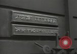 Standbild Arzt Chaineizmann London England Vereinigtes Königreich, 1944, aus Sekunde 47 historischem Filmmaterial Videoclip 65675064200