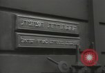 Standbild Arzt Chaineizmann London England Vereinigtes Königreich, 1944, aus Sekunde 50 historischem Filmmaterial Videoclip 65675064200