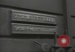 Standbild Arzt Chaineizmann London England Vereinigtes Königreich, 1944, aus Sekunde 51 historischem Filmmaterial Videoclip 65675064200
