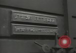 Standbild Arzt Chaineizmann London England Vereinigtes Königreich, 1944, aus Sekunde 54 historischem Filmmaterial Videoclip 65675064200