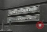 Standbild Arzt Chaineizmann London England Vereinigtes Königreich, 1944, aus Sekunde 55 historischem Filmmaterial Videoclip 65675064200