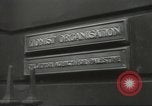 Standbild Arzt Chaineizmann London England Vereinigtes Königreich, 1944, aus Sekunde 60 historischem Filmmaterial Videoclip 65675064200