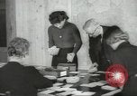 Standbild das Internationale Rote Kreuz Genf Schweiz, 1939, aus Sekunde 61 historischem Filmmaterial Videoclip 65675064210