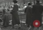 Immagine di Lavoratori trincea di scavo Londra Inghilterra Regno Unito, 1938, secondo 7 filmato di repertorio 65675064221