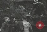 Immagine di Lavoratori trincea di scavo Londra Inghilterra Regno Unito, 1938, secondo 34 filmato di repertorio 65675064221