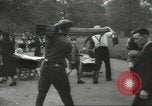 Immagine di Lavoratori trincea di scavo Londra Inghilterra Regno Unito, 1938, secondo 41 filmato di repertorio 65675064221