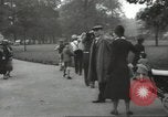 Immagine di Lavoratori trincea di scavo Londra Inghilterra Regno Unito, 1938, secondo 45 filmato di repertorio 65675064221