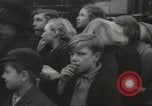 Standbild Kinder evakuiert London England Vereinigtes Königreich, 1939, aus Sekunde 7 historischem Filmmaterial Videoclip 65675064222