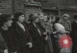 Standbild Kinder evakuiert London England Vereinigtes Königreich, 1939, aus Sekunde 23 historischem Filmmaterial Videoclip 65675064222