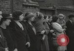 Standbild Kinder evakuiert London England Vereinigtes Königreich, 1939, aus Sekunde 29 historischem Filmmaterial Videoclip 65675064222