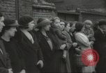 Standbild Kinder evakuiert London England Vereinigtes Königreich, 1939, aus Sekunde 34 historischem Filmmaterial Videoclip 65675064222