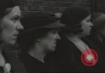 Standbild Kinder evakuiert London England Vereinigtes Königreich, 1939, aus Sekunde 38 historischem Filmmaterial Videoclip 65675064222