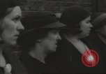 Standbild Kinder evakuiert London England Vereinigtes Königreich, 1939, aus Sekunde 40 historischem Filmmaterial Videoclip 65675064222
