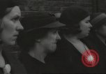Standbild Kinder evakuiert London England Vereinigtes Königreich, 1939, aus Sekunde 41 historischem Filmmaterial Videoclip 65675064222