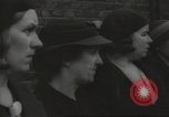 Standbild Kinder evakuiert London England Vereinigtes Königreich, 1939, aus Sekunde 44 historischem Filmmaterial Videoclip 65675064222