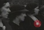 Standbild Kinder evakuiert London England Vereinigtes Königreich, 1939, aus Sekunde 46 historischem Filmmaterial Videoclip 65675064222