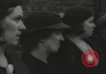 Standbild Kinder evakuiert London England Vereinigtes Königreich, 1939, aus Sekunde 47 historischem Filmmaterial Videoclip 65675064222