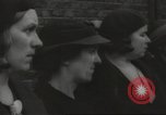 Standbild Kinder evakuiert London England Vereinigtes Königreich, 1939, aus Sekunde 48 historischem Filmmaterial Videoclip 65675064222