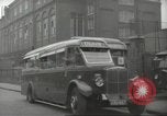 Standbild Kinder evakuiert London England Vereinigtes Königreich, 1939, aus Sekunde 51 historischem Filmmaterial Videoclip 65675064222