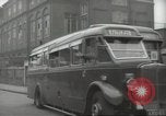 Standbild Kinder evakuiert London England Vereinigtes Königreich, 1939, aus Sekunde 52 historischem Filmmaterial Videoclip 65675064222