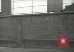 Standbild Kinder evakuiert London England Vereinigtes Königreich, 1939, aus Sekunde 57 historischem Filmmaterial Videoclip 65675064222