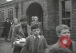 Immagine di Bambini inglesi Londra Inghilterra Regno Unito, 1939, secondo 15 filmato di repertorio 65675064224