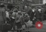 Image enfants britanniques évacuant Londres en Seconde Guerre Mondiale London England Royaume-Uni, 1939, de la seconde 8 séquences d'archives historiques vidéo 65675064227