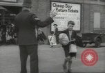 Image enfants britanniques évacuant Londres en Seconde Guerre Mondiale London England Royaume-Uni, 1939, de la seconde 12 séquences d'archives historiques vidéo 65675064227