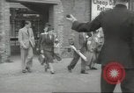 Image enfants britanniques évacuant Londres en Seconde Guerre Mondiale London England Royaume-Uni, 1939, de la seconde 30 séquences d'archives historiques vidéo 65675064227