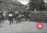Image enfants britanniques évacuant Londres en Seconde Guerre Mondiale London England Royaume-Uni, 1939, de la seconde 35 séquences d'archives historiques vidéo 65675064227