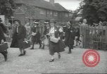 Image enfants britanniques évacuant Londres en Seconde Guerre Mondiale London England Royaume-Uni, 1939, de la seconde 39 séquences d'archives historiques vidéo 65675064227