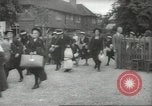 Image enfants britanniques évacuant Londres en Seconde Guerre Mondiale London England Royaume-Uni, 1939, de la seconde 41 séquences d'archives historiques vidéo 65675064227