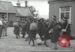 Image enfants britanniques évacuant Londres en Seconde Guerre Mondiale London England Royaume-Uni, 1939, de la seconde 43 séquences d'archives historiques vidéo 65675064227