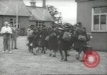 Image enfants britanniques évacuant Londres en Seconde Guerre Mondiale London England Royaume-Uni, 1939, de la seconde 46 séquences d'archives historiques vidéo 65675064227